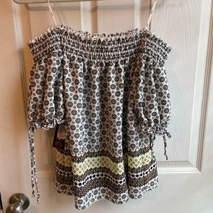 Off The shoulder top